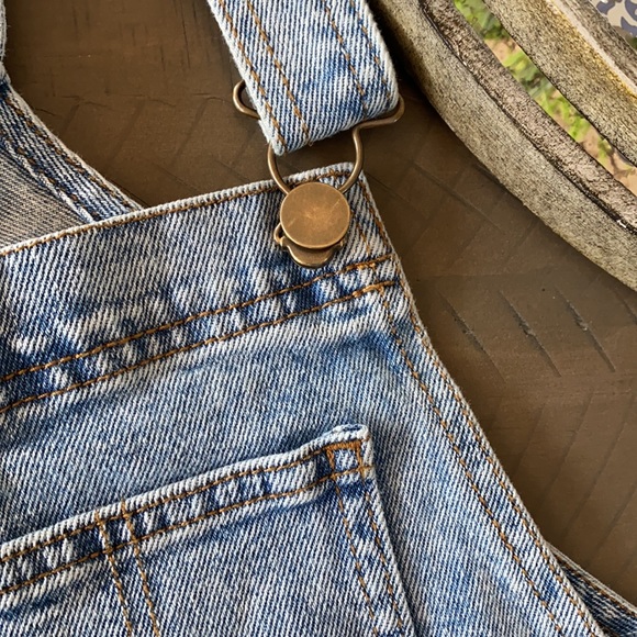 ❤️Sold ❤️ distressed shortalls ❤️ - Picture 6 of 8